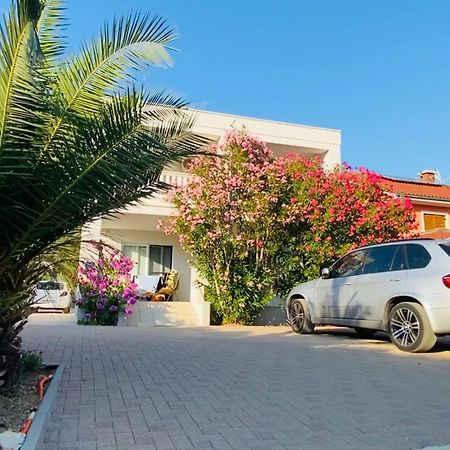 Mr. Hall Apartments Barbat na Rabu Luaran gambar
