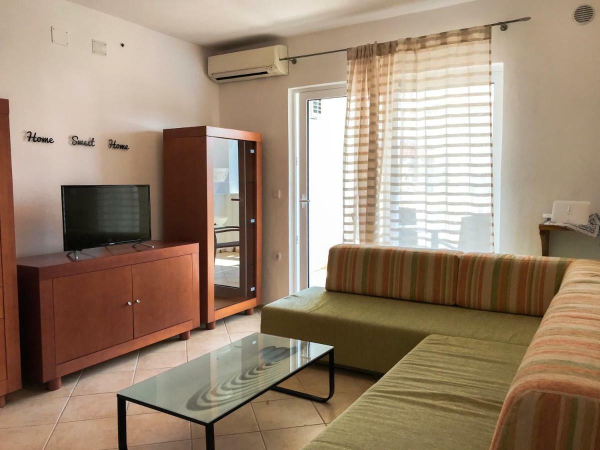 Mr. Hall Apartments Barbat na Rabu Luaran gambar