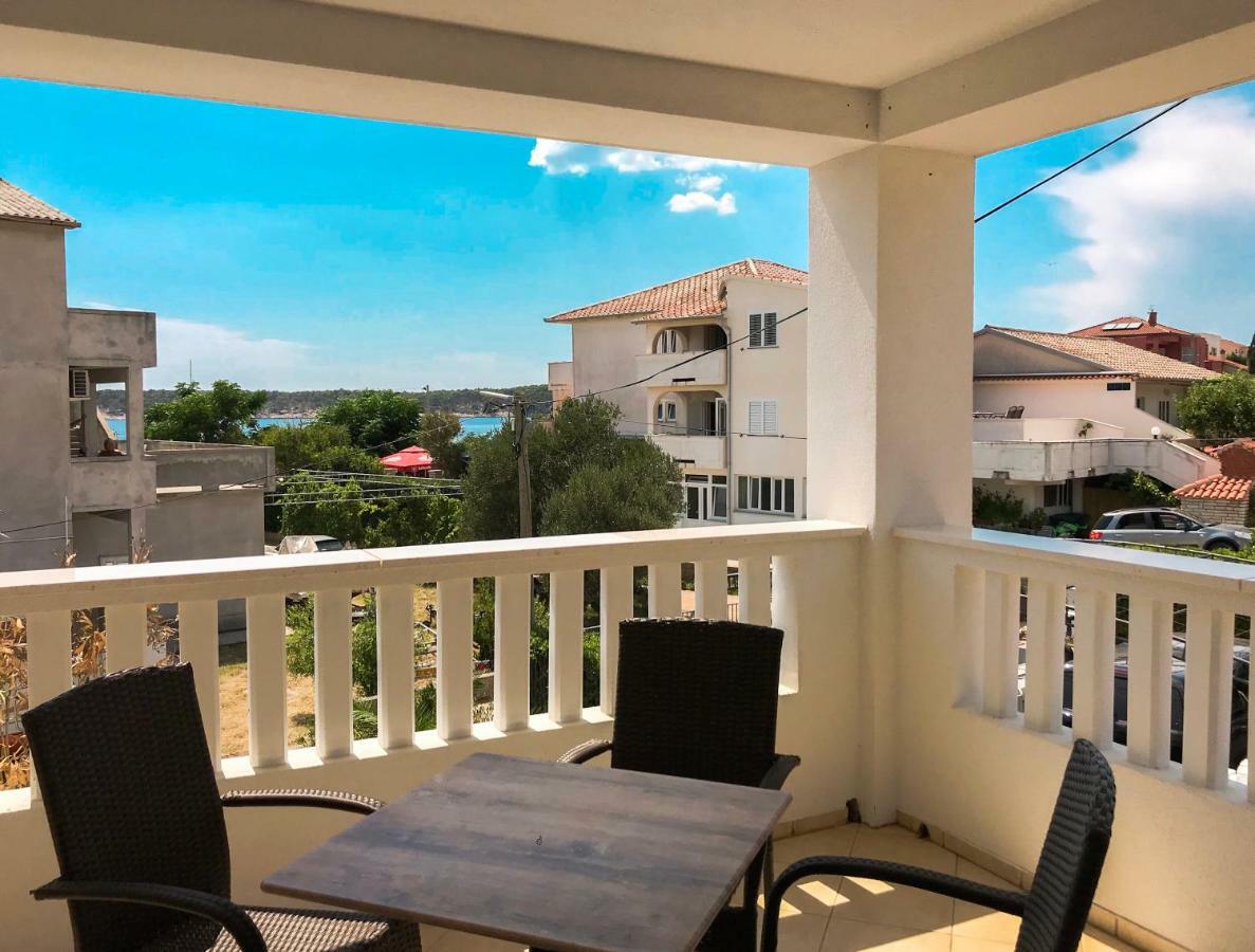 Mr. Hall Apartments Barbat na Rabu Luaran gambar