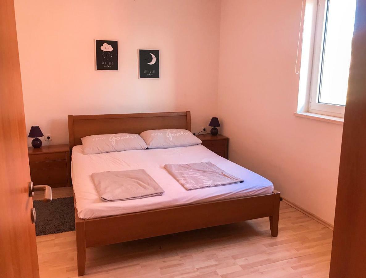 Mr. Hall Apartments Barbat na Rabu Luaran gambar