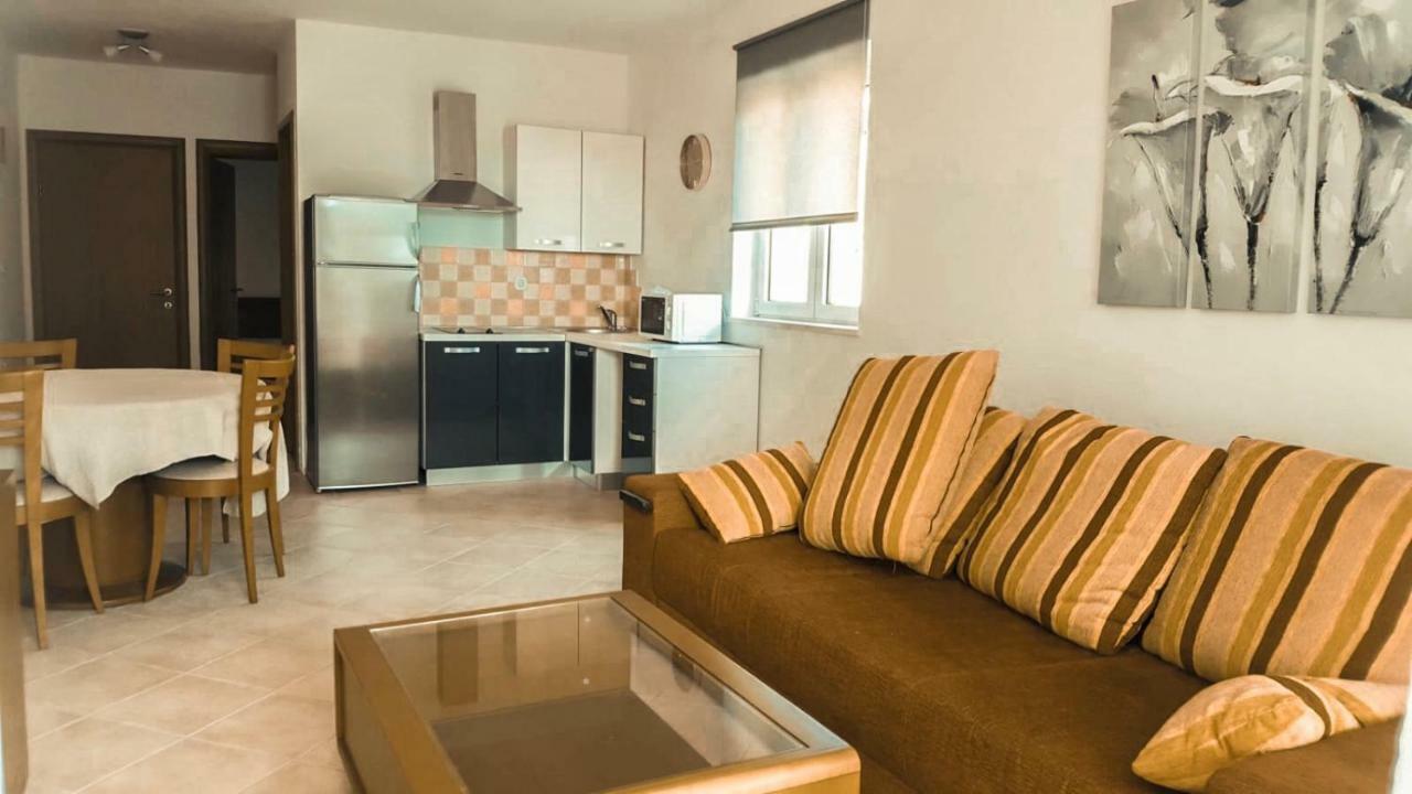 Mr. Hall Apartments Barbat na Rabu Luaran gambar